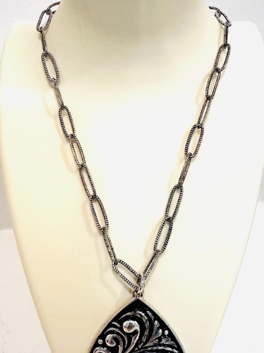 Black Teardrop Pendant Necklace